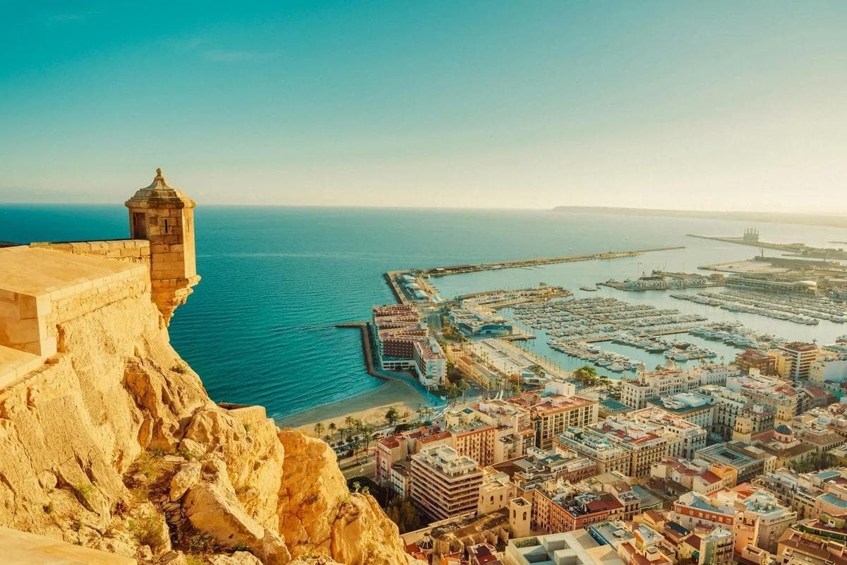 Selling a flat without an estate agent in Spain: what it involves, step by step